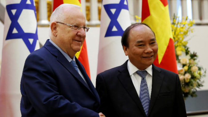 ראש ממשלת וייטנאם נגוין שואן פוק והנשיא ראובן ריבלין Photo: Reuters